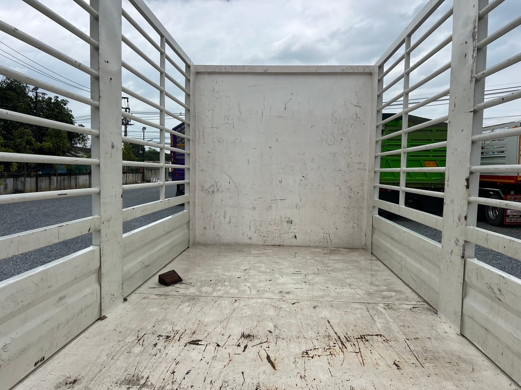 XZU650R  150HP ปี 66 ไมล์ 113,600 km.# 6 ล้อคอกเหล็ก สูง 2.10 ม. ยาว 4.30 ม. #LEK 924