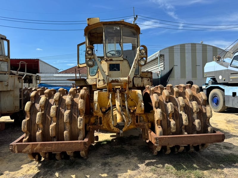 CATERPILLAR 825 B (32ตัน) #รถบด4ล้อหนาม
