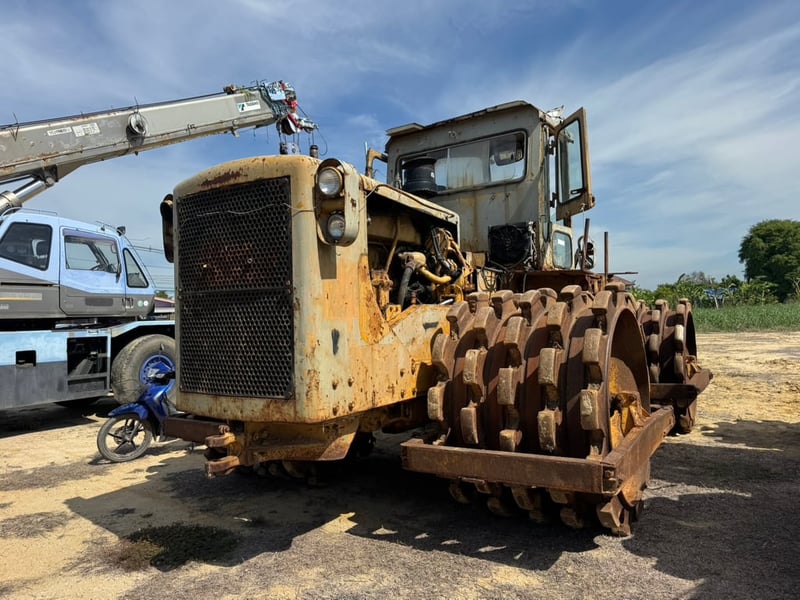 CATERPILLAR 825 B (32ตัน) #รถบด4ล้อหนาม