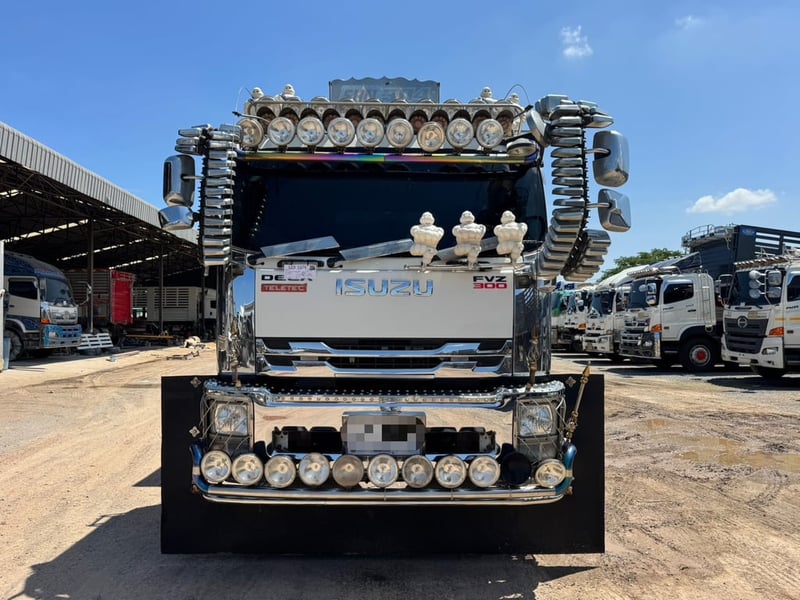  ISUZU FVZ 300HP ฮุคลิฟท์ 2 เพลา ปี 2565 ไมล์เพียง 104,000 กม. # LEK1276