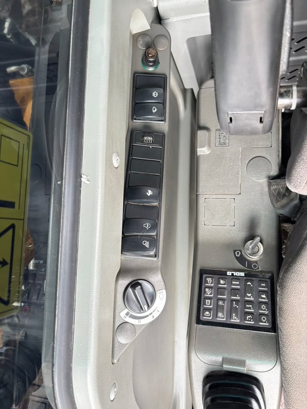 แม็คโคร SDLG e6205f ขนาด21ตัน  ไมล์ 1,992pm.ปี 68 #LEK1032