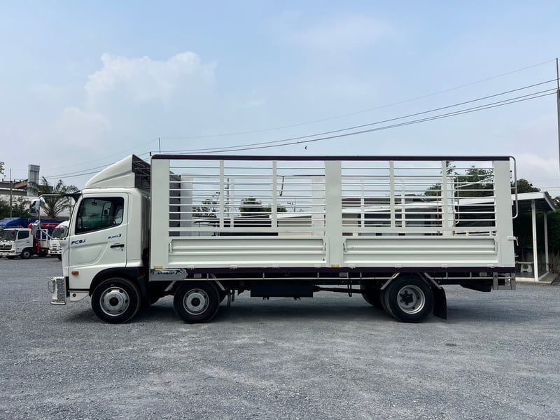 HINO FC9J 210 แรงม้า ปี 2566 ไมล์ 275,000 กม. #8ล้อ กระบะเหล็กเปิดข้าง  ยาว 6.60 เมตร #Lek980 