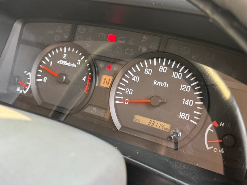  ISUZU NLR 130 HP  ปี 2566 ไมล์ 33,000 km #ตู้แห้ง 2 บาน BBC #N.28