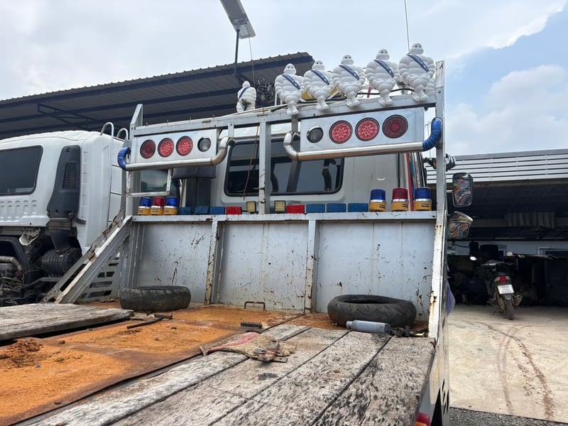 ISUZU FVM230 ปี46 เพลาเดียว #10ล้อท้ายลาดแม็คโคร #LEK1021 ISUZU FVM230 ปี46 เพลาเดียว #10ล้อท้ายลาดแม็คโคร #LEK1021