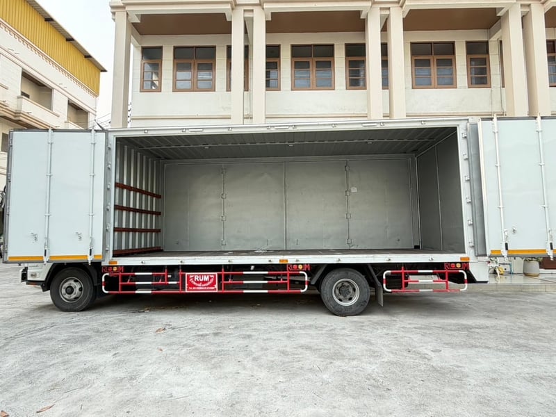 ISUZU FRR210 HP ตู้ 10 บานปี 66 ไมล์ 8000 KM.#ตู้10 บาน ตู้ยาว 6.50 ม.