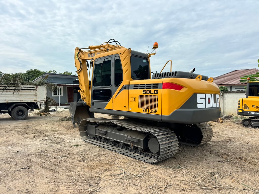 SDLG E6135F ขนาด 12.5 ตัน ชั่วโมงน้อย 1,712 pm. #แม็คโคร #Lek1062 SDLG E6135F ขนาด 12.5 ตัน ชั่วโมงน้อย 1,712 pm. #แม็คโคร #Lek1062