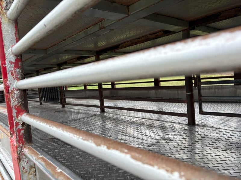  HINO VICTOR FL8J ปี61 ไมล์ 698,000 km. #รถหมู3 ชั้นยาว 7.60 ม. 