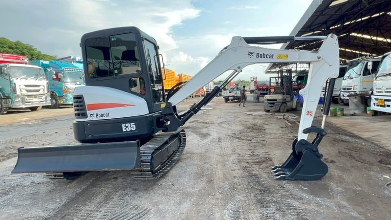 Bobcat E35 ชุดจดจำหน่าย ปี 2561 ทำงาน 681 ชม. #รถแมคโคร 3 ตัน #LEK1029 Bobcat E35 ชุดจดจำหน่าย ปี 2561 ทำงาน 681 ชม. #รถแมคโคร 3 ตัน #LEK1029