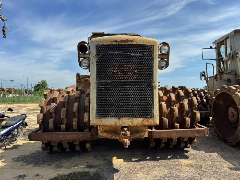 CATERPILLAR 825 B (32ตัน) #รถบด4ล้อหนาม