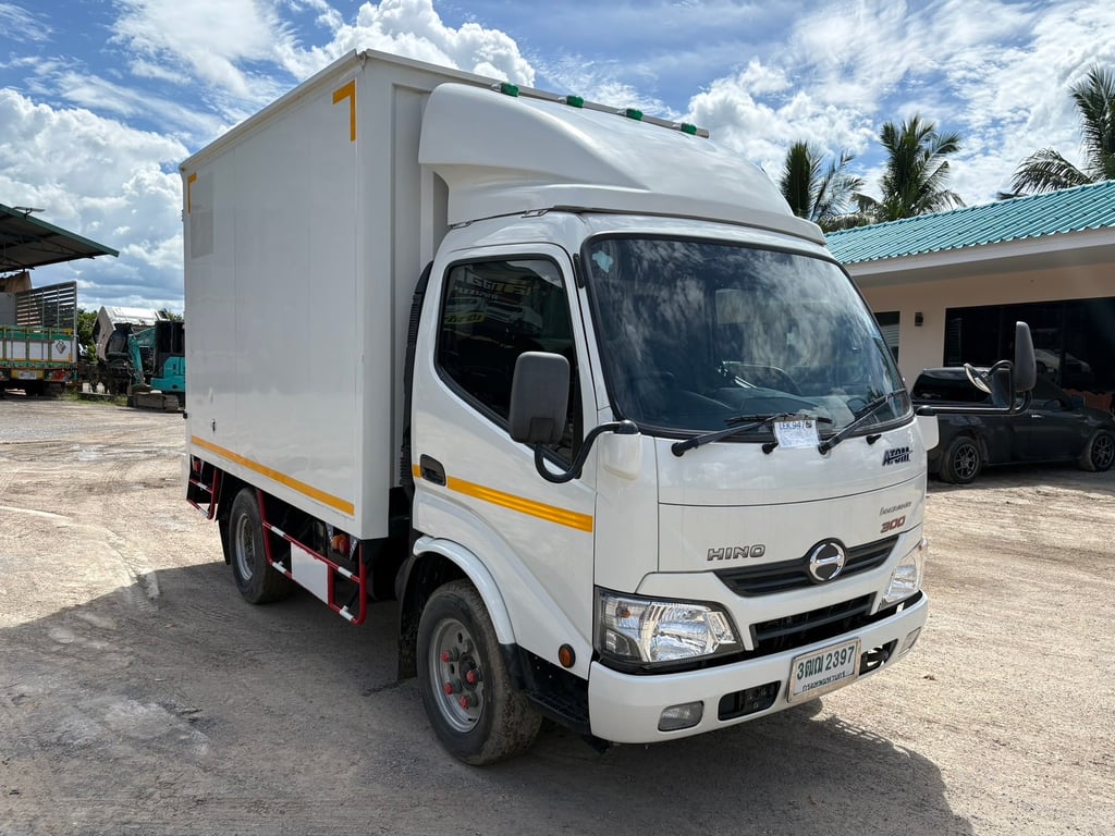 HINO XZU ตู้ทึบ ปี 64 ไมล์เพียง 120,000 กม. #4ล้อตู้ #LEK947 