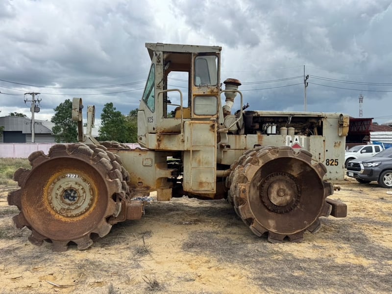 CATERPILLAR 825 B (32ตัน) #รถบด4ล้อหนาม