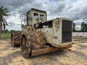CATERPILLAR 825 B (32ตัน) #รถบด4ล้อหนาม
