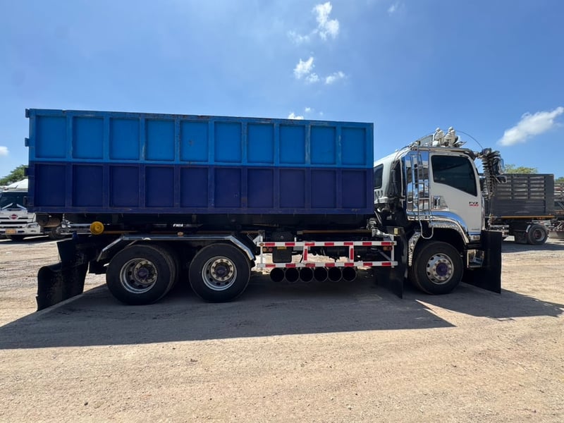  ISUZU FVZ 300HP ฮุคลิฟท์ 2 เพลา ปี 2565 ไมล์เพียง 104,000 กม. # LEK1276