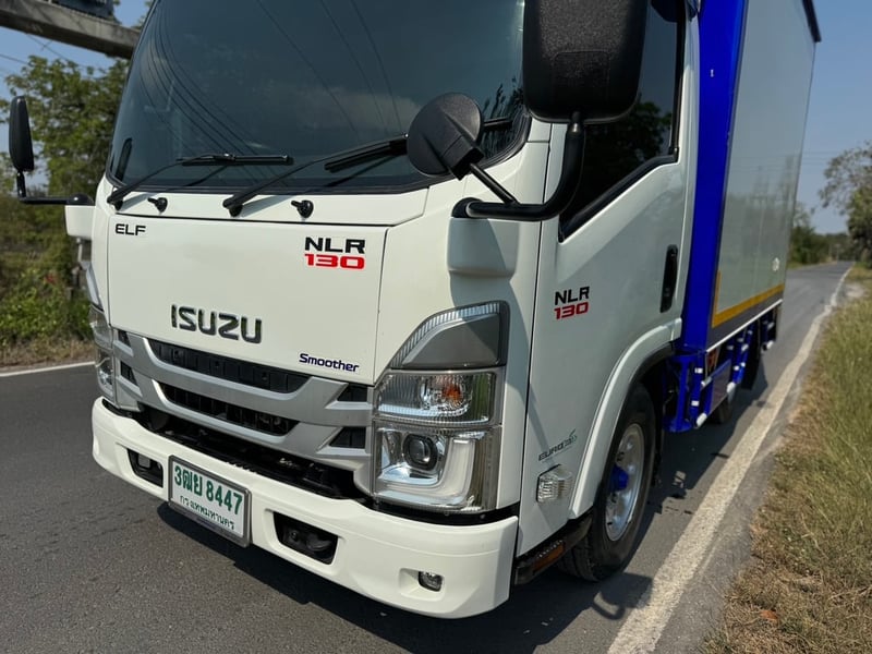  ISUZU NLR 130 HP  ปี 2566 ไมล์ 33,000 km #ตู้แห้ง 2 บาน BBC #N.28