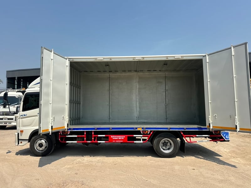 HINO FC9J 175 HP ปี 66 ไมล์ 46,818 KM. #ตู้ 10 บาน #LEK1175 HINO FC9J 175 HP ปี 66 ไมล์ 46,818 KM. #ตู้ 10 บาน #LEK1175