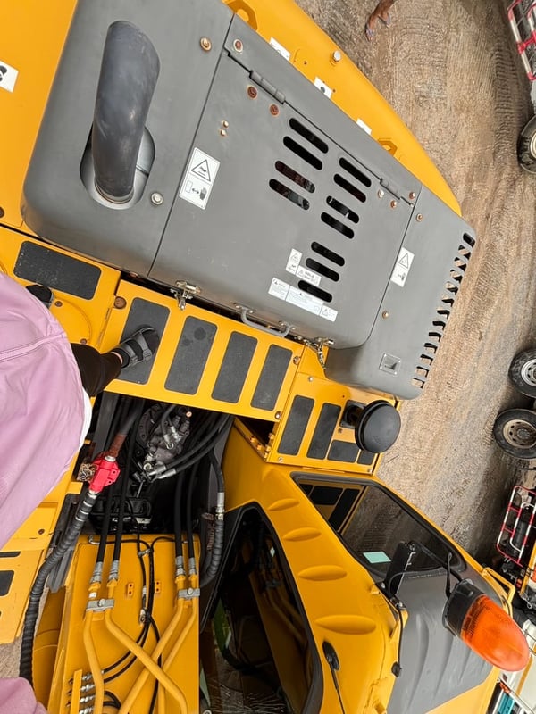 แม็คโคร SDLG e6205f ขนาด21ตัน  ไมล์ 1,992pm.ปี 68 #LEK1032