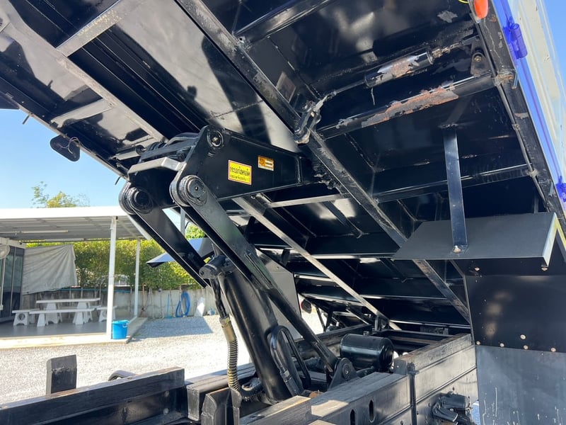 ISUZU FRR 210 HP ปี 67 ไมล์ 21,000 กม. #6ล้อดั้มเครน #LEK1136 ISUZU FRR 210 HP ปี 67 ไมล์ 21,000 กม. #6ล้อดั้มเครน #LEK1136