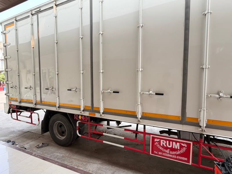 ISUZU FRR210 HP ตู้ 10 บานปี 66 ไมล์ 8000 KM.#ตู้10 บาน ตู้ยาว 6.50 ม.