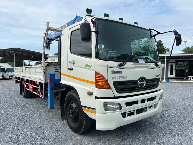  รถ 6ล้อเครน HINO MEGA 212 ปี48 กระบะคาร์โก้เหล็ก  ติดเครน XCMG  