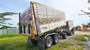 🚛🔥 รถพ่วงตัวแรงสายลุยมาถึงแล้ว‼️ 10 ล้อพ่วง HINO FM2P 380 แรงม้า ปี 2555 ของดี สภาพพร้อมลุย ขนงานหนักได้สบาย 💪 💥 เครื่องใหญ่ P11C 💥 เกียร์ ZF เข้าง่าย ลื่นทุกจังหวะ 💥 ระบบพ่วงพร้อมใช้งาน วิ่งงานได้ทันที 💥 ยางเปลี่ยนมาใหม่เอี่ยม 22 เส้น 📏 ขนาดกระบะ ตัวแม่ : ยาว 6.20 ม. กว้าง 2.50 ม. สูง 2.20 