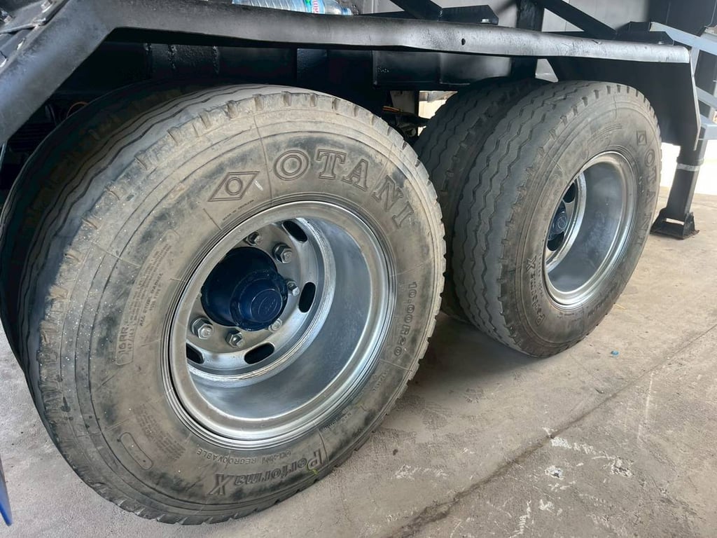 💢หางเซมิดั้ม สามมิตร smm 8m ปี 49 💢 🚛น้ำหนัก 8.4 ตัน 💸ราคา 280,000฿ 📍ปทุมธานี ☎098-0947203 แฮ็คส์  #แฮ็คส์รถบรรทุก  💢หางเซมิดั้ม สามมิตร smm 8m ปี 49 💢 🚛น้ำหนัก 8.4 ตัน 💸ราคา 280,000฿ 📍ปทุมธานี ☎098-0947203 แฮ็คส์  #แฮ็คส์รถบรรทุก