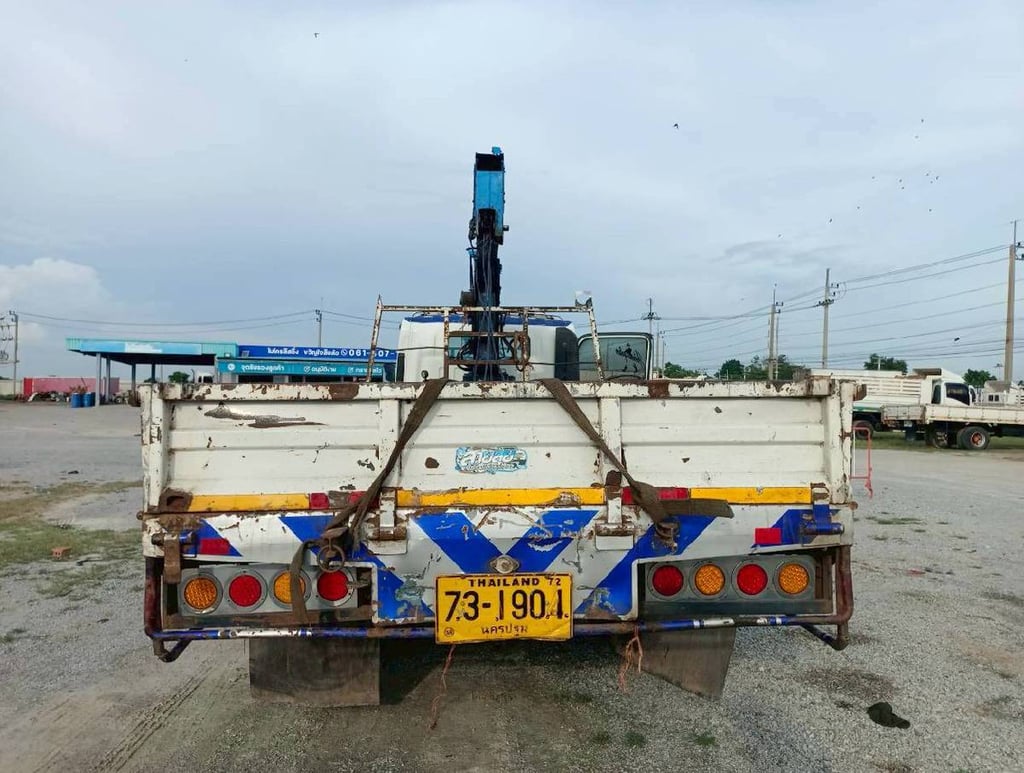 ISUZU NQR 6ล้อ 175hp ติดเครน 3.6 ตัน ปี 55 แชลซี โค้งกลาง ราคา 380,000 บาท ☎098-0947203 แฮ็คส์ #แฮ็คส์รถบรรทุก ISUZU NQR 6ล้อ 175hp ติดเครน 3.6 ตัน ปี 55 แชลซี โค้งกลาง ราคา 380,000 บาท ☎098-0947203 แฮ็คส์ #แฮ็คส์รถบรรทุก