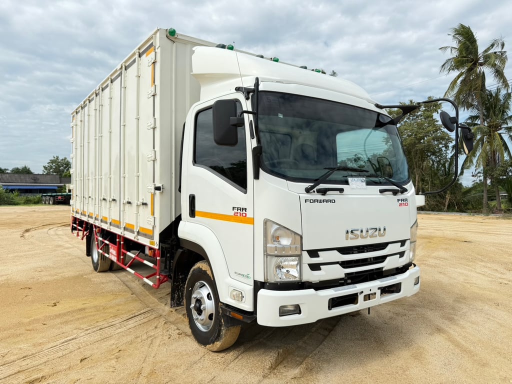  📣📣ISUZU FRR210HP ตู้10บาน ปี64  ✅ไมล์ 160,000  KM.  ✅ตู้ยาว 5.80 ยาวใน 5.60 ม. ✅รถสวย ตู้ไม่รั่วไม่ซึมหัวสวยไม่เคยมีอุบัติเหตุ   💸ราคา 980,000 บาท  📍นครปฐม ☎098-0947203 แฮ็คส์ #แฮ็คส์รถบรรทุก