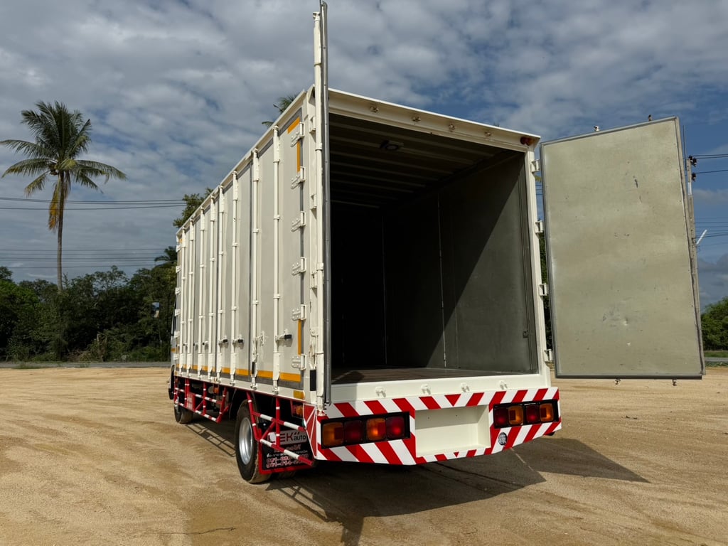  📣📣ISUZU FRR210HP ตู้10บาน ปี64  ✅ไมล์ 160,000  KM.  ✅ตู้ยาว 5.80 ยาวใน 5.60 ม. ✅รถสวย ตู้ไม่รั่วไม่ซึมหัวสวยไม่เคยมีอุบัติเหตุ   💸ราคา 980,000 บาท  📍นครปฐม ☎098-0947203 แฮ็คส์ #แฮ็คส์รถบรรทุก