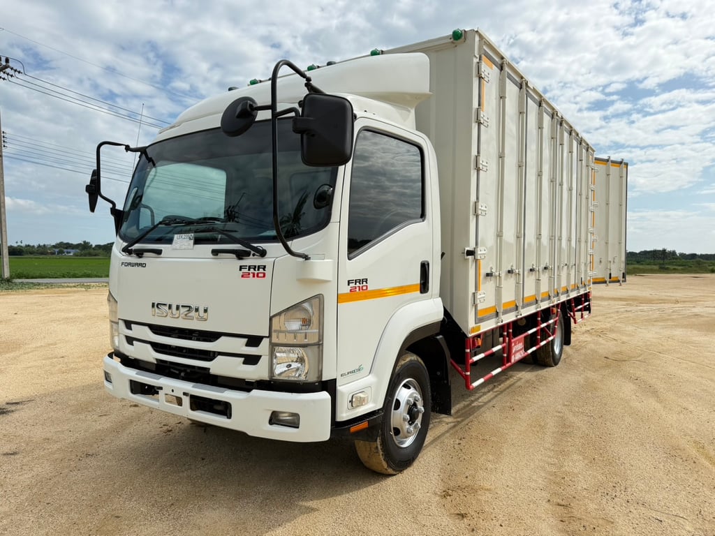  📣📣ISUZU FRR210HP ตู้10บาน ปี64  ✅ไมล์ 160,000  KM.  ✅ตู้ยาว 5.80 ยาวใน 5.60 ม. ✅รถสวย ตู้ไม่รั่วไม่ซึมหัวสวยไม่เคยมีอุบัติเหตุ   💸ราคา 980,000 บาท  📍นครปฐม ☎098-0947203 แฮ็คส์ #แฮ็คส์รถบรรทุก