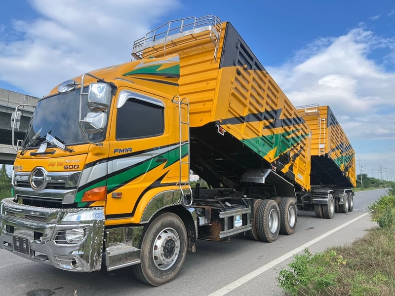 🚛 Hino FM1A 344 แรง ปี 66 #สีเหลือง กระบะดั้มเกษตร 6 ไม้ กระบะพิรุฬ กระบะสวยแข็งแรงทนทาน  แม่ยาว 6.10  เมตร ลูกยาว 6.60 เมตร ไมล์ 284,400 km.  • แม่-ลูก ยางดียางเต็ม พร้อมใช้  • รถสวย เดิมทั้งคัน ไม่มีอุบัติเหตุ  ได้เนื้อ 31.9 ตัน  💰 ราคา 2,890,000 บาท ☎098-0947203 แฮ็คส์  #แฮ็คส์รถบรรทุก