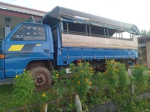 ขายรถสองแถว