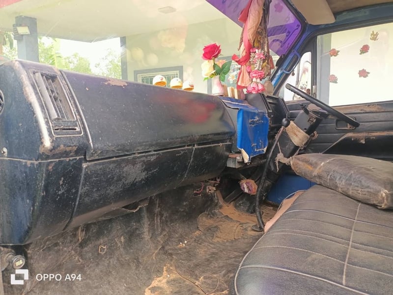 ขายรถสองแถว