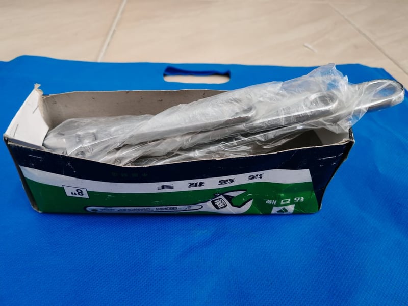 ประแจเลื่อนตราเพรช 