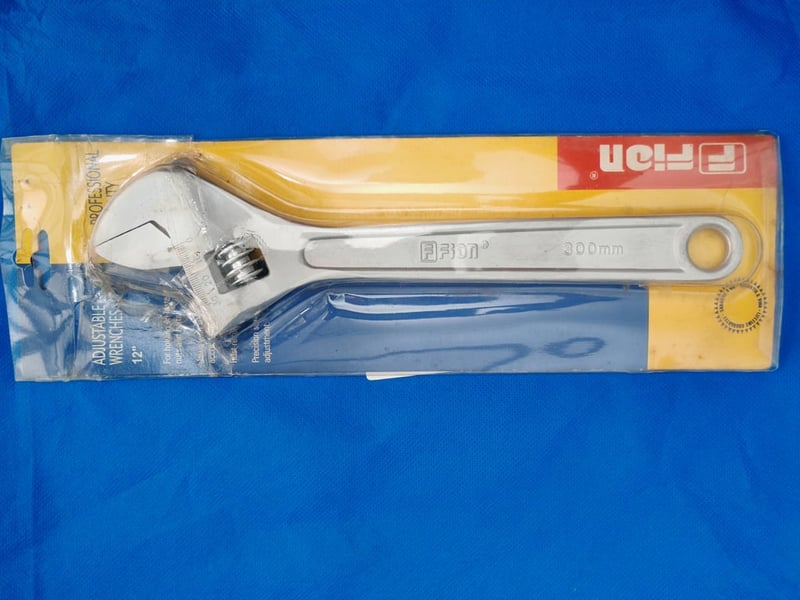 ประแจเลื่อน 12"