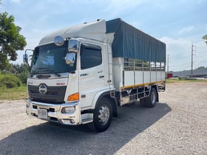 HINO FG 240แรงม้า รถบรรทุก 6ล้อ กระบะเหล็ก ปี2017