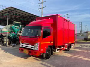 ISUZU NPR 150แรงม้า รถบรรทุก 6ล้อ ตู้แห้ง ปี2015