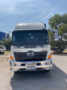 HINO FG 240แรงม้า รถบรรทุก 6ล้อ กระบะเหล็ก ปี2017