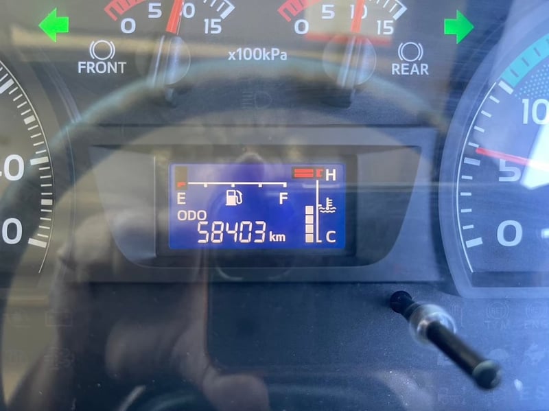 HINO FG 240แรงม้า รถบรรทุก 6ล้อ กระบะเหล็ก ปี2017