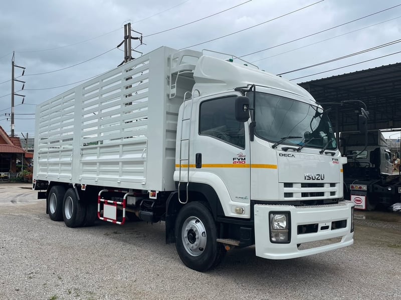 ISUZU FVM 240แรงม้า รถบรรทุก 10ล้อ กระบะคอกสูง ปี2013