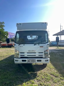 ISUZU NQR 175แรงม้า รถบรรทุก 6ล้อ กระบะเหล็ก ปี2012