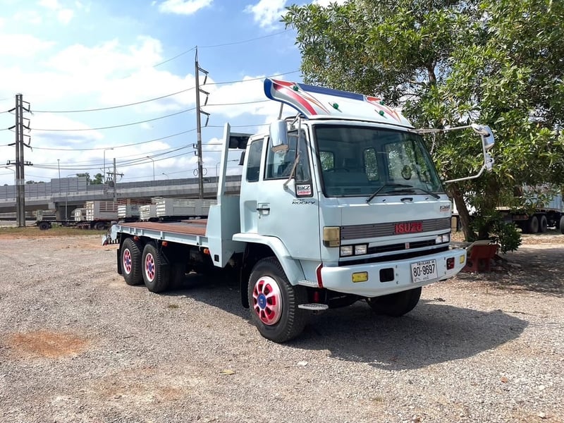 ISUZU FXZ 210แรงม้า รถบรรทุก 10ล้อ พื้นเรียบ ปี2003