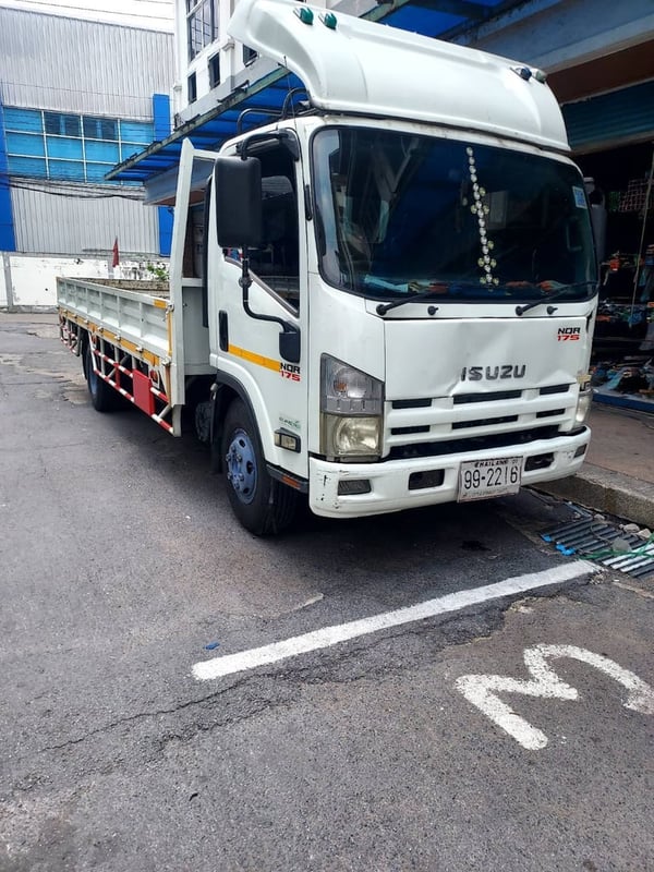 ขายด่วน NQR75L5AH=175 แรง  ปี 2553  ฿ 450,000 