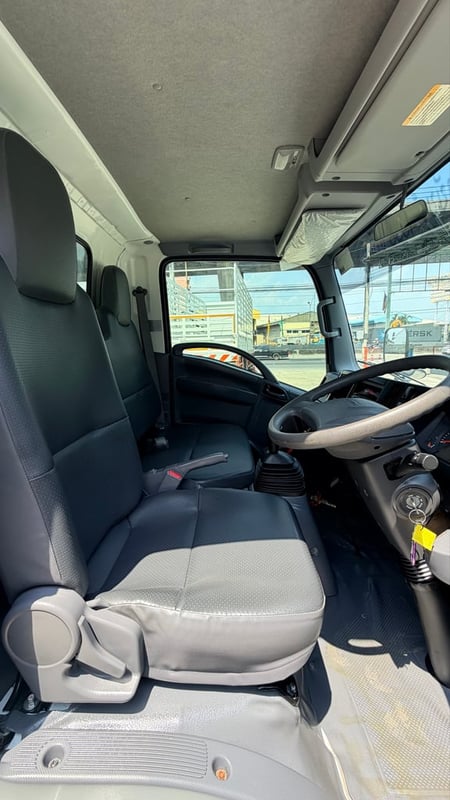 ISUZU NMR 130แรงม้า รถบรรทุก 6ล้อ ดั้มพ์ ไมล์32,xxx กม.