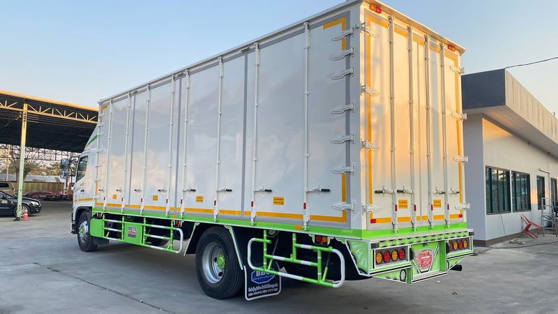 HINO FG 212แรงม้า รถบรรทุก 6ล้อ ตู้แห้ง ปี2012