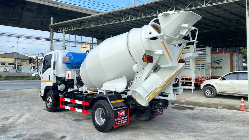 รถโม่ผสมปูน 3Q