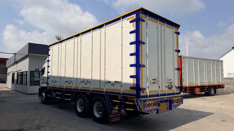 HINO FL 260แรงม้า รถบรรทุก 10ล้อ ตู้แห้ง ปี2016