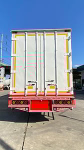 Mega 500 รถ 6 ล้อ ตู้ 10 บาน 