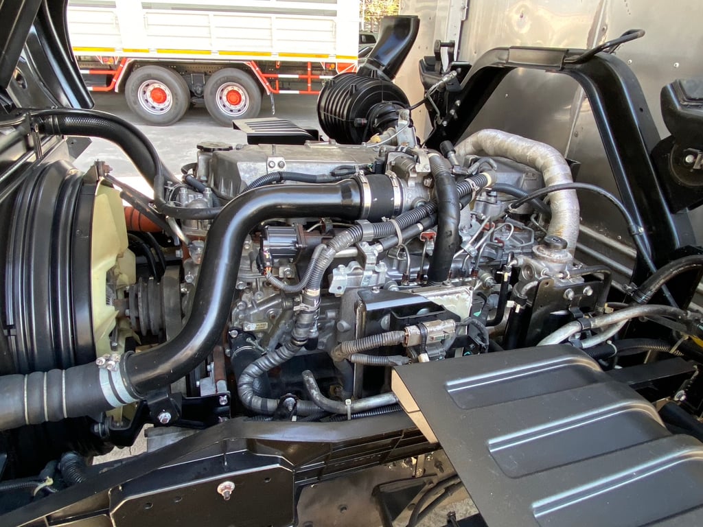 ISUZU FVM 240แรงม้า รถบรรทุก 10ล้อ ตู้เย็น ปี2017