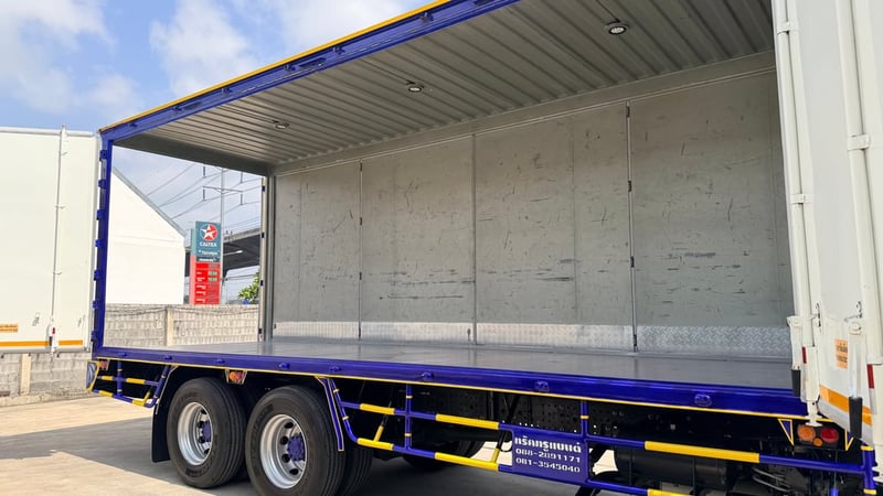 HINO FL 260แรงม้า รถบรรทุก 10ล้อ ตู้แห้ง ปี2016