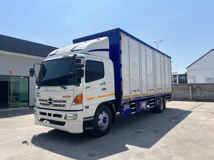 HINO FG 212แรงม้า รถบรรทุก 6ล้อ ตู้แห้ง ปี2013